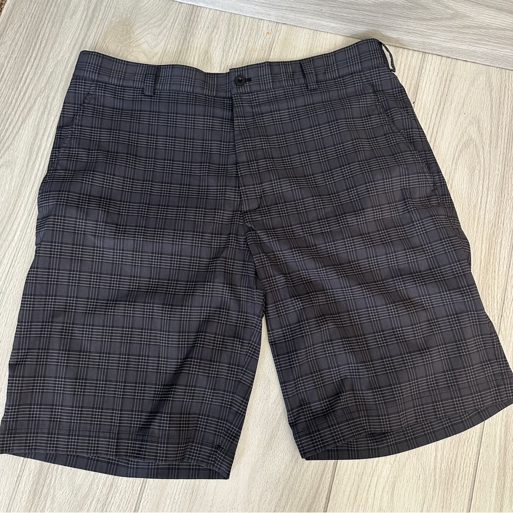Nike Golf Shorts Mens 38 Gray Check Tour Performance Flat Front Dri-Fit Stretch